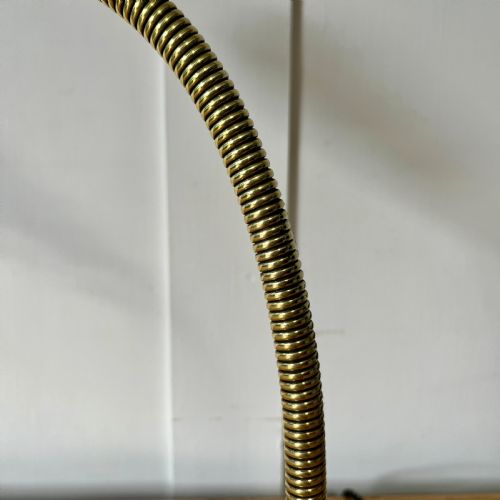 EDWARDIAN BRASS SHELL DESK LAMP - ADDITIONAL PHOTO 4