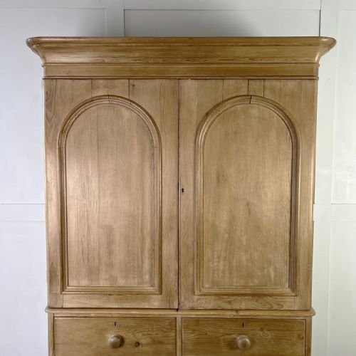 VICTORIAN PINE LINEN PRESS - ADDITIONAL PHOTO 1