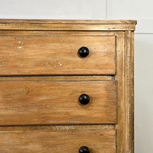 LARGE 19TH C PINE CHEST OF DRAWERS - ADDITIONAL PHOTO 4