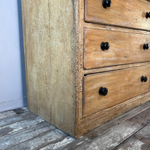 LARGE 19TH C PINE CHEST OF DRAWERS - ADDITIONAL PHOTO 8