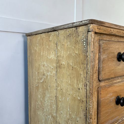 LARGE 19TH C PINE CHEST OF DRAWERS - ADDITIONAL PHOTO 9
