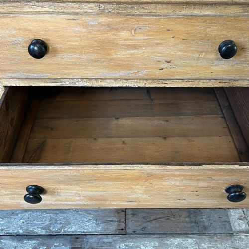 LARGE 19TH C PINE CHEST OF DRAWERS - ADDITIONAL PHOTO 14