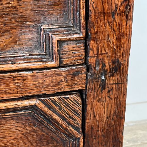 17TH C OAK CHEST OF DRAWERS - ADDITIONAL PHOTO 5