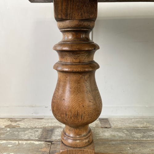 OAK AND WALNUT DINING TABLE - ADDITIONAL PHOTO 4