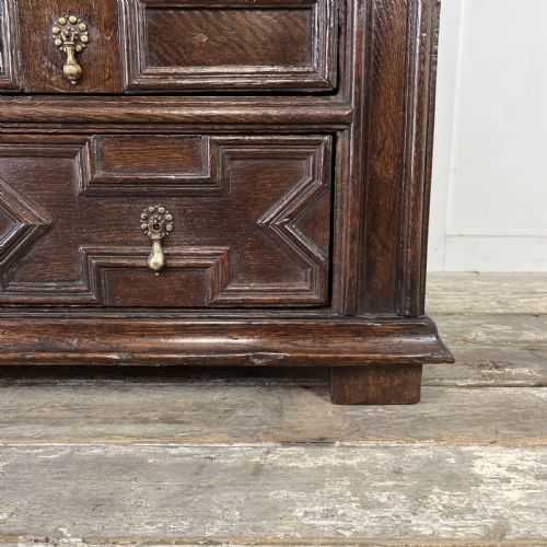 17TH C OAK CHEST OF DRAWERS - ADDITIONAL PHOTO 5