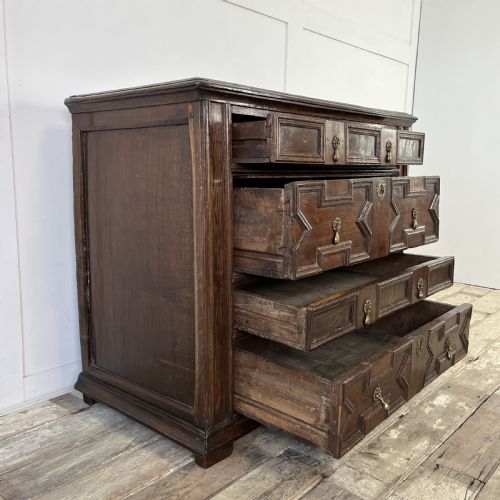 17TH C OAK CHEST OF DRAWERS - ADDITIONAL PHOTO 6