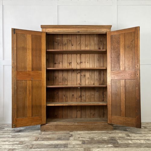 EARLY 20TH C OAK CUPBOARD - ADDITIONAL PHOTO 1
