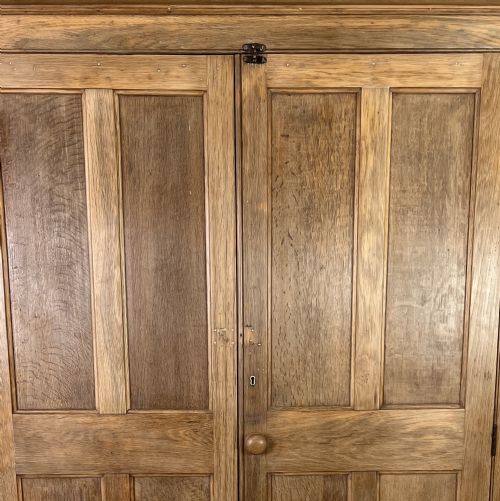 EARLY 20TH C OAK CUPBOARD - ADDITIONAL PHOTO 3