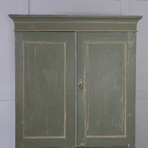 VICTORIAN PAINTED PINE LINEN CUPBOARD - ADDITIONAL PHOTO 4