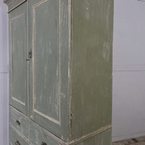 VICTORIAN PAINTED PINE LINEN CUPBOARD - ADDITIONAL PHOTO 12