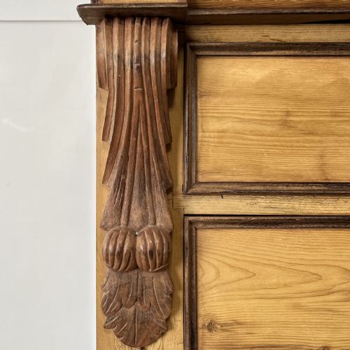 VICTORIAN PINE AND MAHOGANY CHEST OF DRAWERS - ADDITIONAL PHOTO 3
