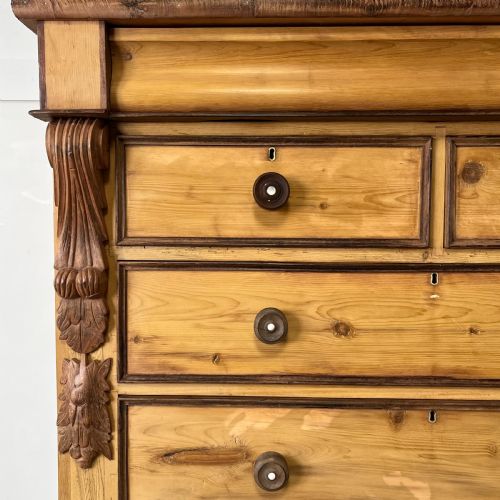 VICTORIAN PINE AND MAHOGANY CHEST OF DRAWERS - ADDITIONAL PHOTO 6