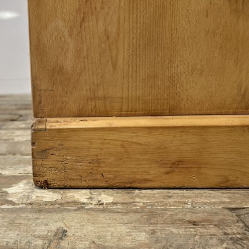 VICTORIAN PINE AND MAHOGANY CHEST OF DRAWERS - ADDITIONAL PHOTO 19