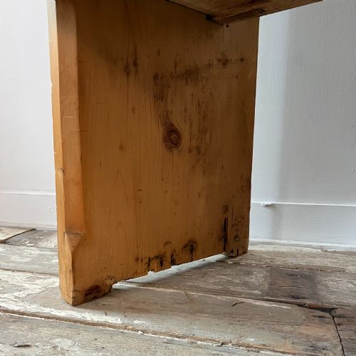 VICTORIAN PINE CHURCH PEW - ADDITIONAL PHOTO 5