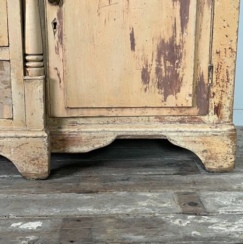 LARGE VICTORIAN PAINTED PINE KITCHEN DRESSER - ADDITIONAL PHOTO 4