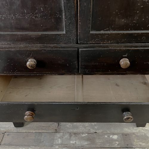 GEORGIAN PAINTED PINE HOUSEKEEPERS CUPBOARD - ADDITIONAL PHOTO 6