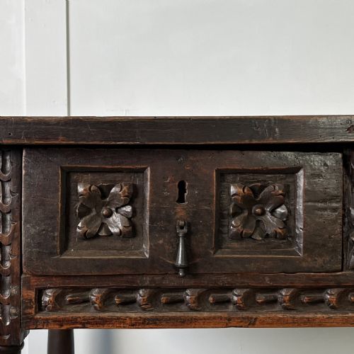 EARLY 19TH C SPANISH WALNUT CONSOLE TABLE - ADDITIONAL PHOTO 3