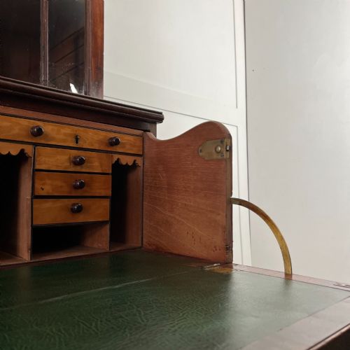 GEORGE III MAHOGANY SECRETAIRE BOOKCASE - ADDITIONAL PHOTO 4