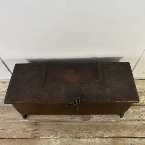 SMALL 18TH C OAK COFFER - ADDITIONAL PHOTO 5