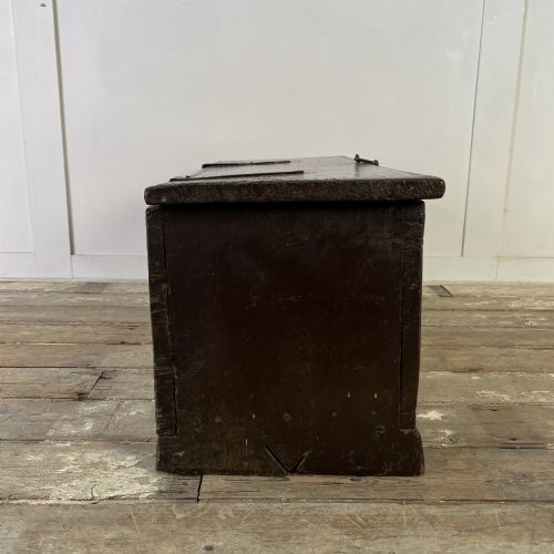 SMALL 18TH C OAK COFFER - ADDITIONAL PHOTO 8