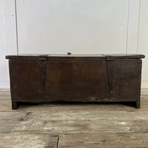 SMALL 18TH C OAK COFFER - ADDITIONAL PHOTO 9