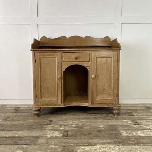 SMALL VICTORIAN PINE DRESSER