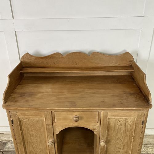 SMALL VICTORIAN PINE DRESSER - ADDITIONAL PHOTO 2