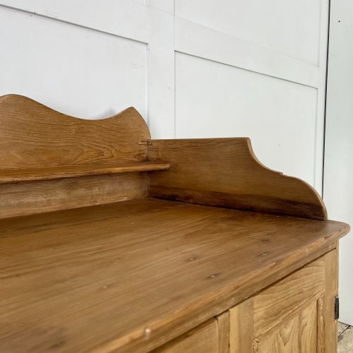 SMALL VICTORIAN PINE DRESSER - ADDITIONAL PHOTO 4