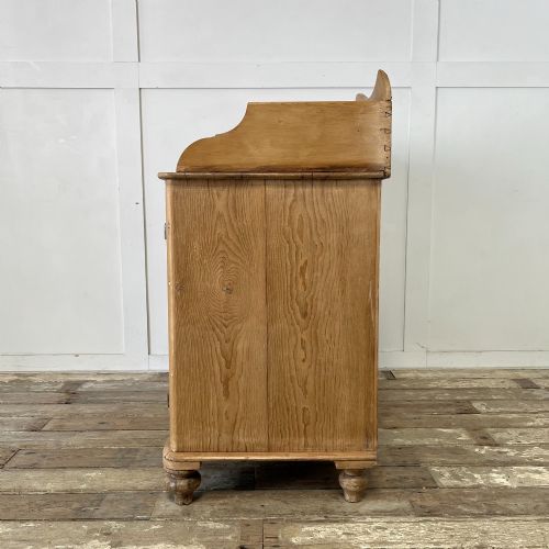 SMALL VICTORIAN PINE DRESSER - ADDITIONAL PHOTO 7