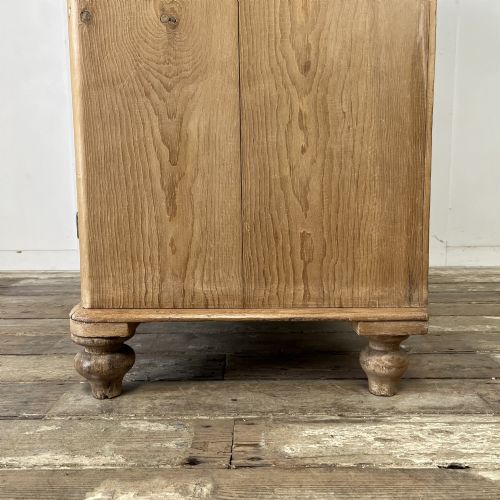 SMALL VICTORIAN PINE DRESSER - ADDITIONAL PHOTO 8