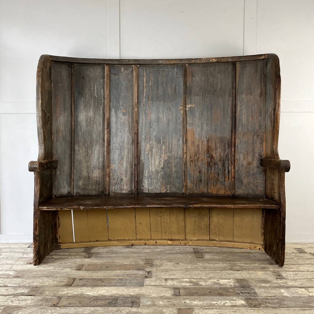 18th C. West Country Elm Barrell Back Settle