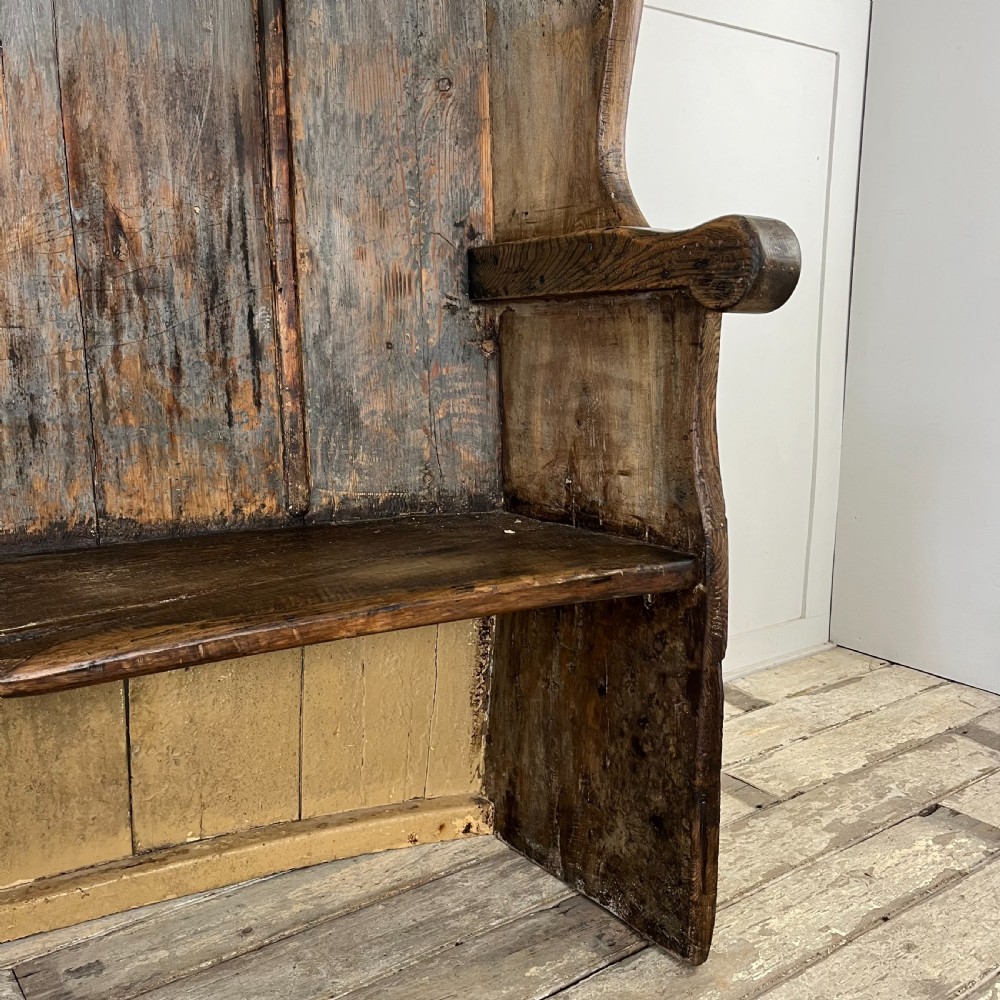 18th C. West Country Elm Barrell Back Settle View II