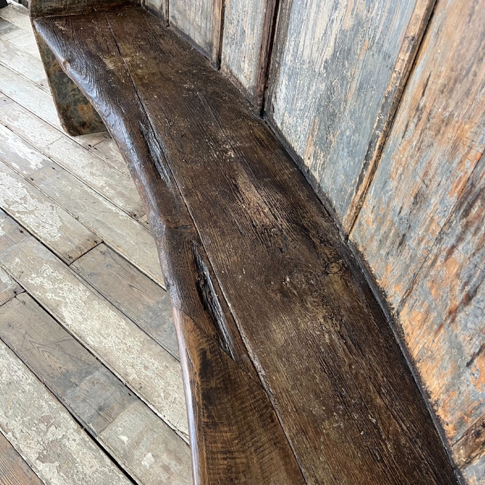 18th C. West Country Elm Barrell Back Settle View XI