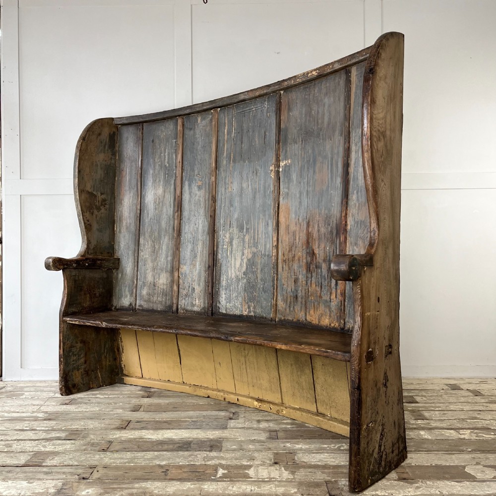 18th C. West Country Elm Barrell Back Settle View XII