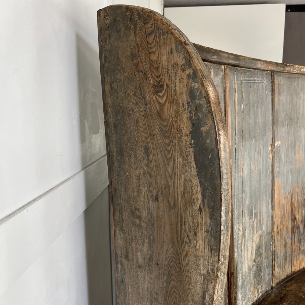 18th C. West Country Elm Barrell Back Settle View XV