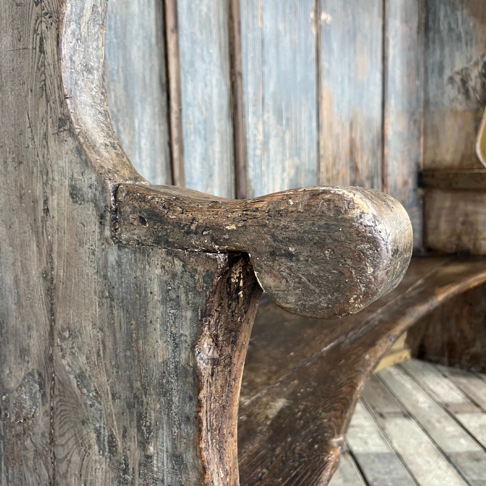 18th C. West Country Elm Barrell Back Settle View XVII
