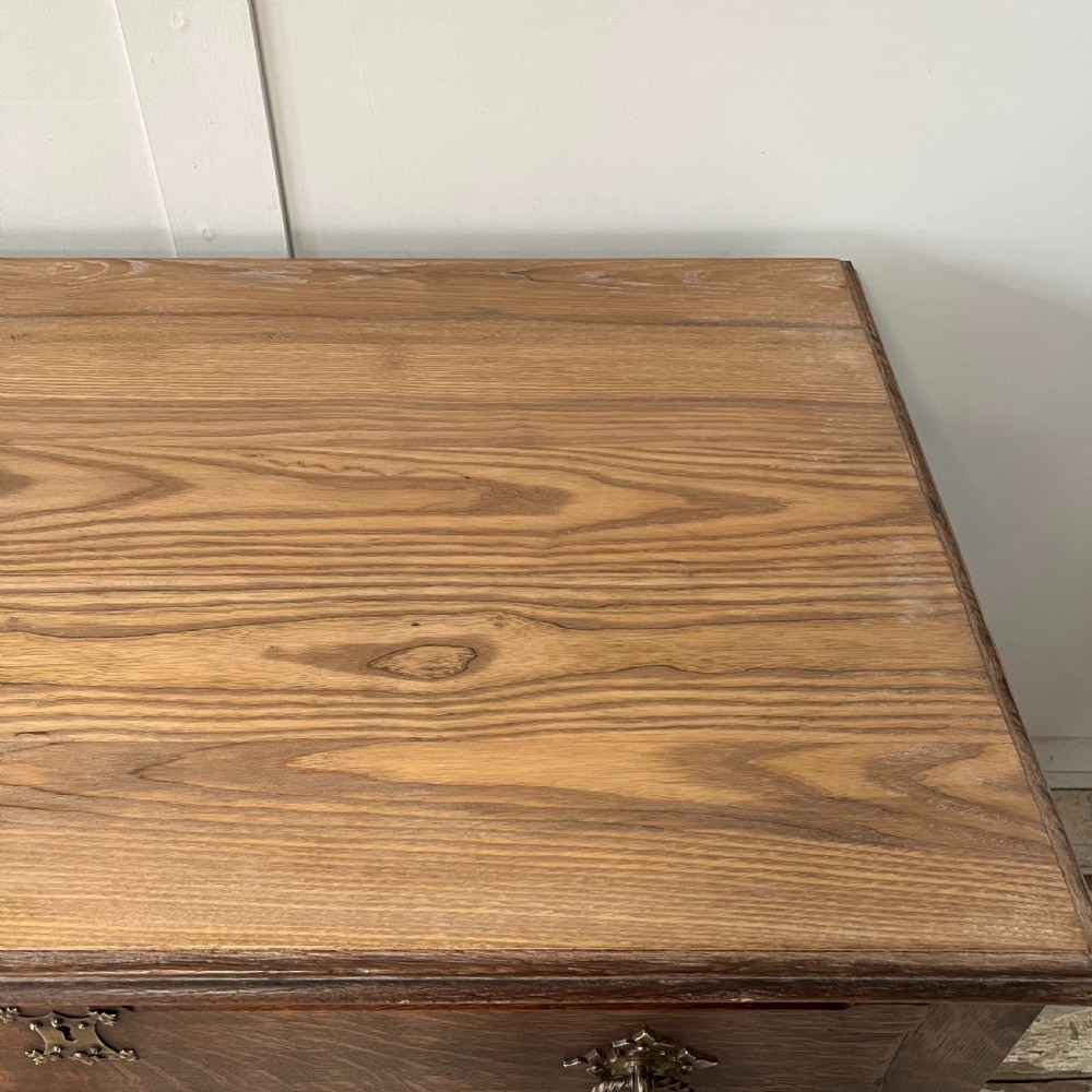 Large SOlid Oak Bank of Drawers View XIV
