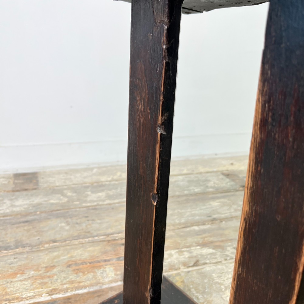 19th C. Oak and Leather Club Fender by William Birch View VIII