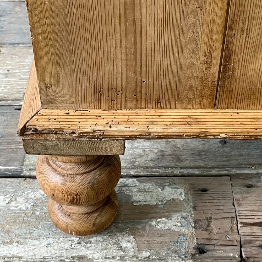 Large Victorian Pine Chest of Drawers View V