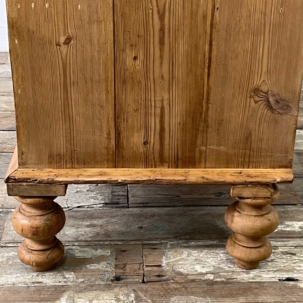 Large Victorian Pine Chest of Drawers View VI