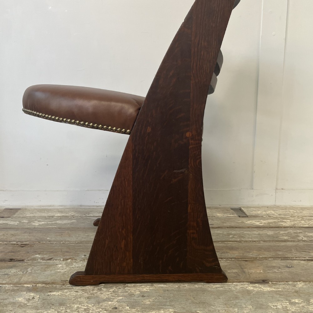 Set of 4 Art Deco Oak Chairs by Ebenezer Gomme View X