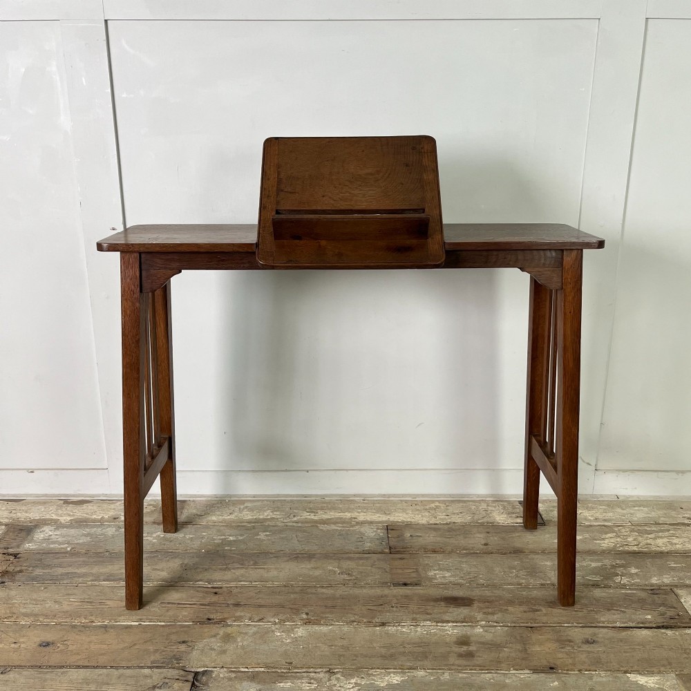 Arts and Crafts Oak Reading Table View V