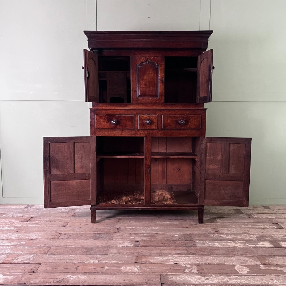 Antique Welsh Oak Cwpwrdd Deuddarn, Kitchen Cupboard C.1800 View II