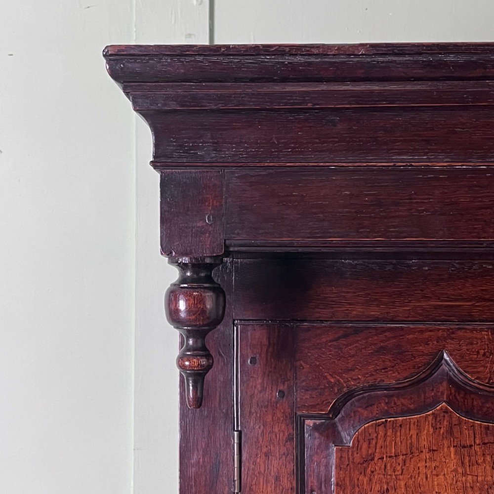 Antique Welsh Oak Cwpwrdd Deuddarn, Kitchen Cupboard C.1800 View III