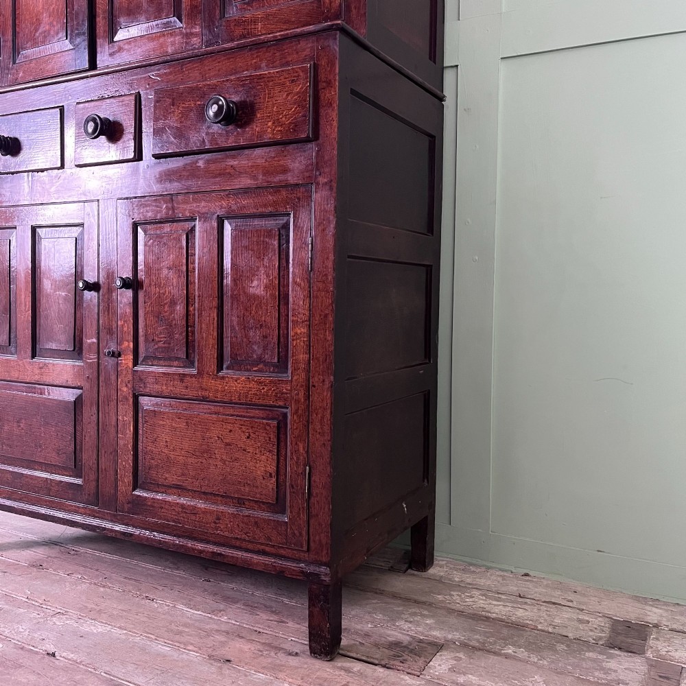 Antique Welsh Oak Cwpwrdd Deuddarn, Kitchen Cupboard C.1800 View IV