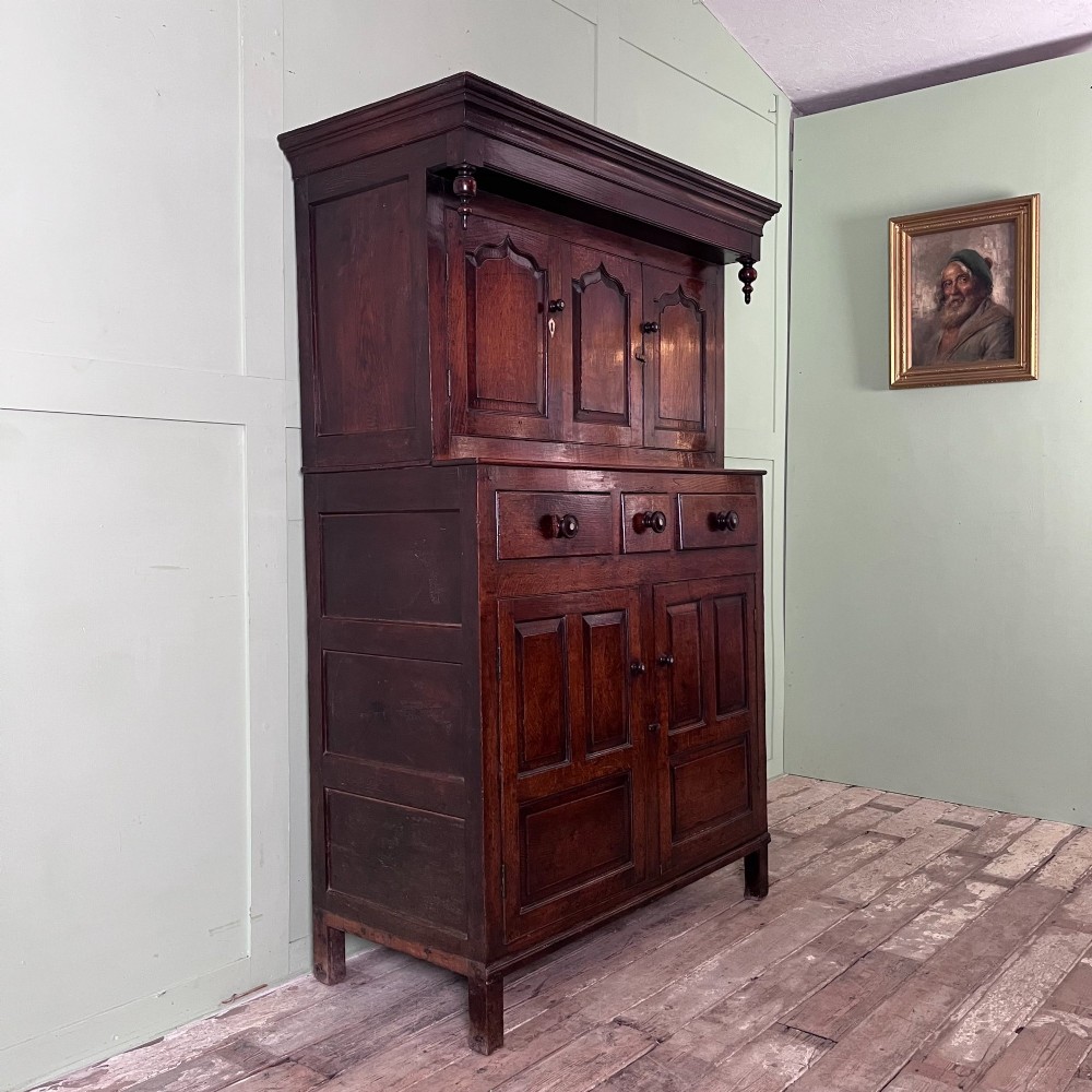 Antique Welsh Oak Cwpwrdd Deuddarn, Kitchen Cupboard C.1800 View V