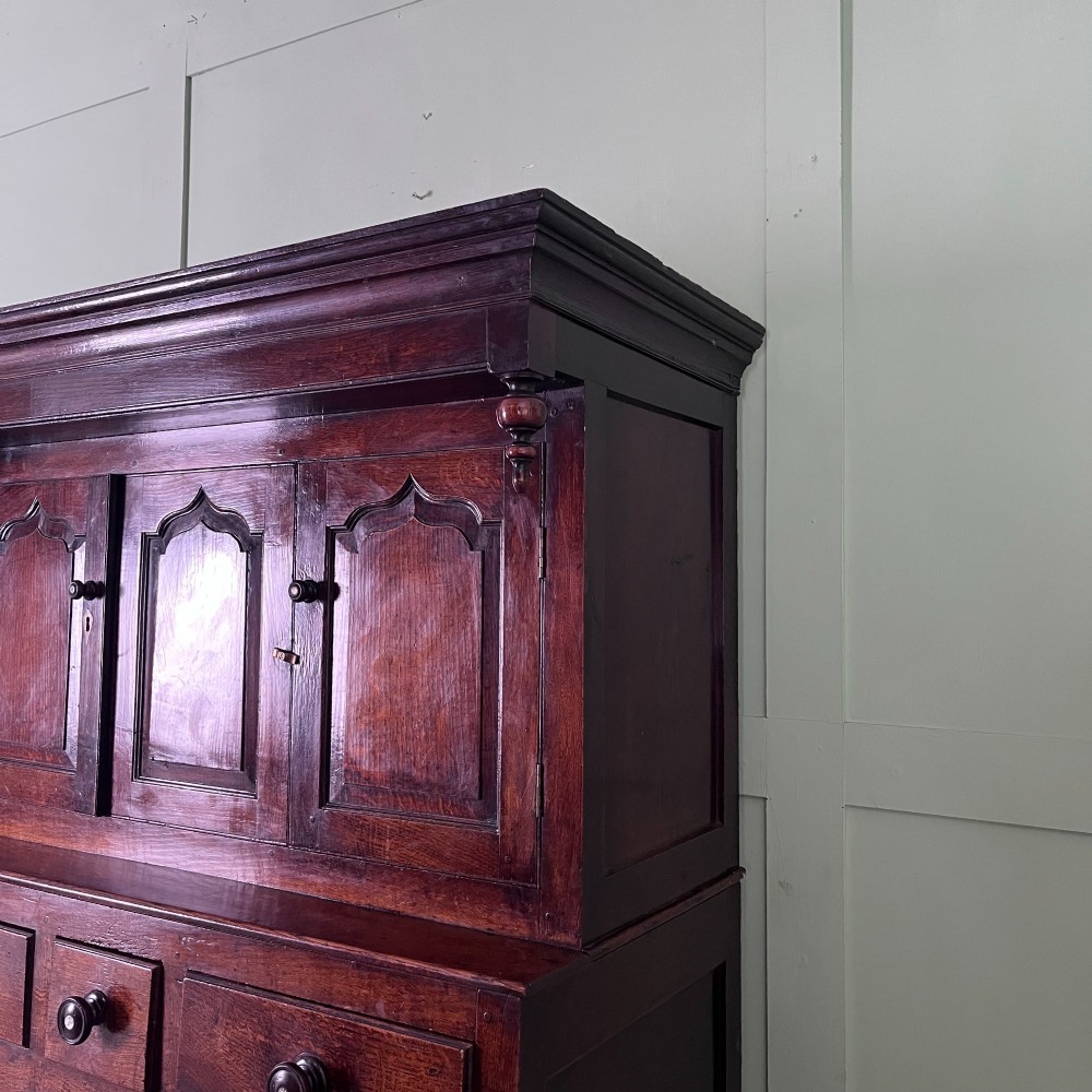 Antique Welsh Oak Cwpwrdd Deuddarn, Kitchen Cupboard C.1800 View VI