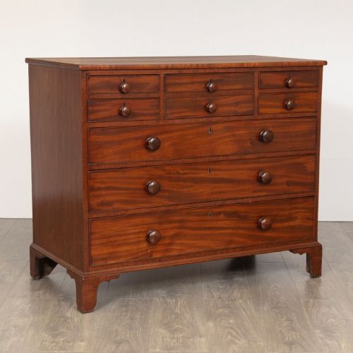 Georgian Chest of Drawers in Mahogany