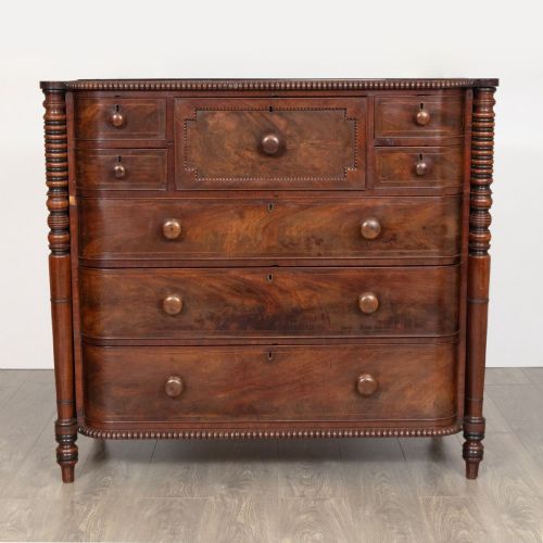Large William IV Chest of Drawers in Mahogany