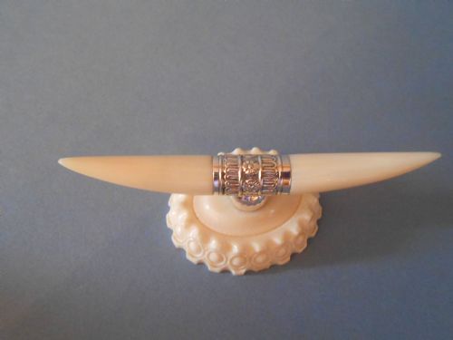 STUNNING PAIR OF IVORY AND SILVER KNIFE RESTS - ADDITIONAL PHOTO 2